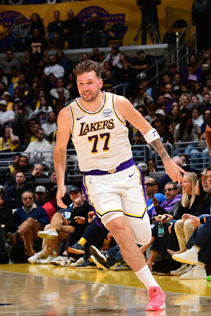 九游体育入口-东契奇七十三分视频回放